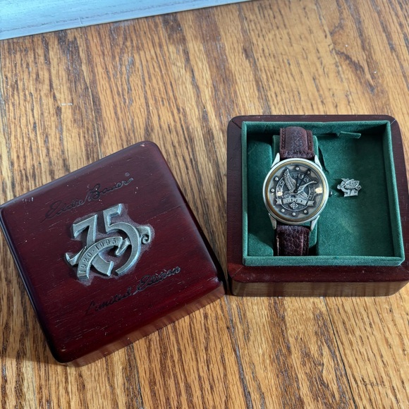 Eddie Bauer 75th Special Edition Watch 1995 in Collectors Box Unisex - Picture 1 of 3